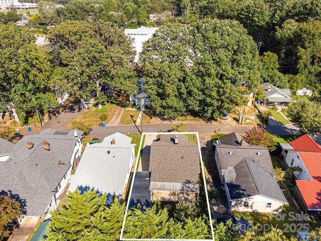 29 Oteen Park Place, Asheville, NC 28805