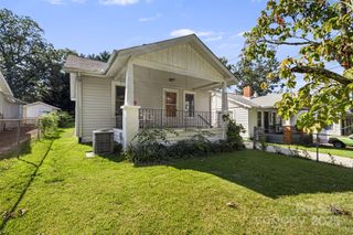 29 Oteen Park Place, Asheville, NC 28805