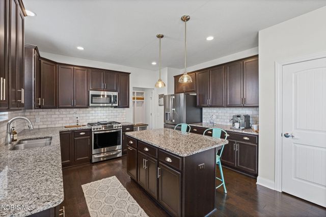 14962 Stonebridge Lane, Perrysburg, OH 43551