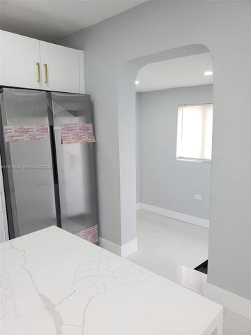 150 NE 169th Ter, North Miami Beach, FL 33162