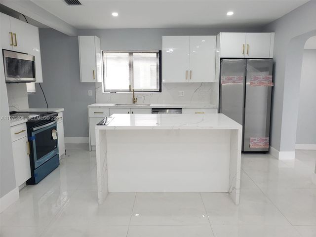 150 NE 169th Ter, North Miami Beach, FL 33162