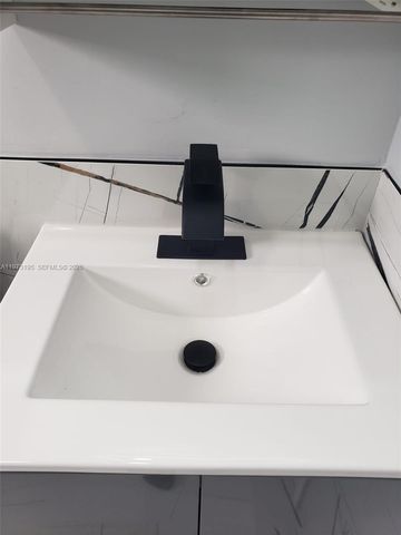 150 NE 169th Ter, North Miami Beach, FL 33162