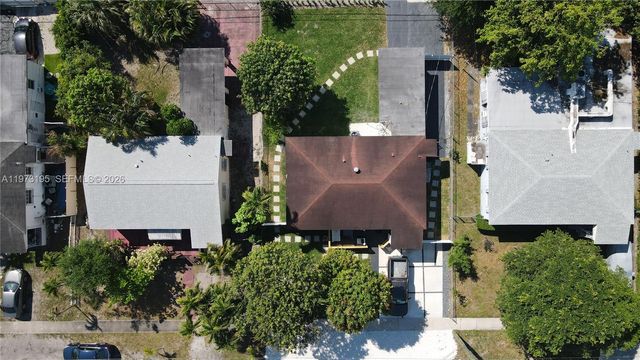 150 NE 169th Ter, North Miami Beach, FL 33162