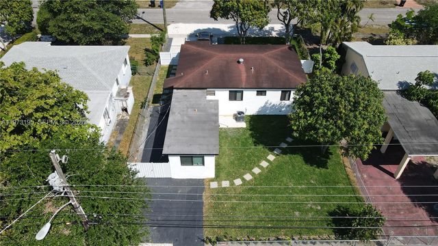 150 NE 169th Ter, North Miami Beach, FL 33162