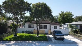 150 NE 169th Ter, North Miami Beach, FL 33162