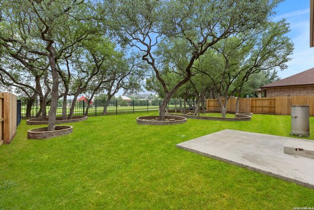 25311 Bunker Dr, San Antonio, TX 78260