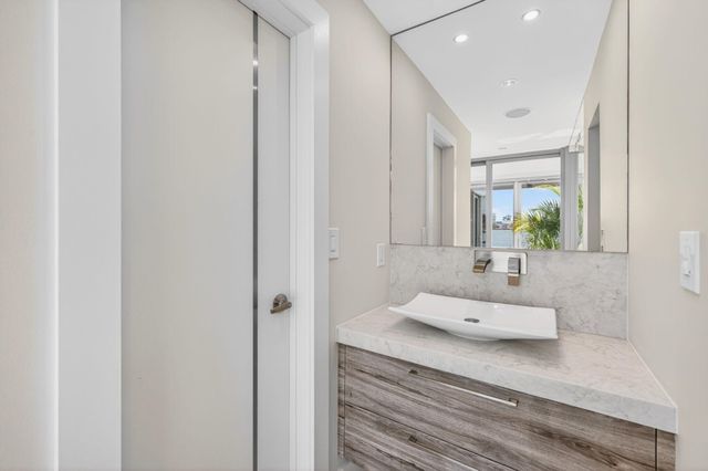 2200 Inlet Drive, Fort Lauderdale, FL 33316