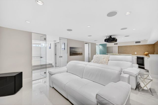 2200 Inlet Drive, Fort Lauderdale, FL 33316