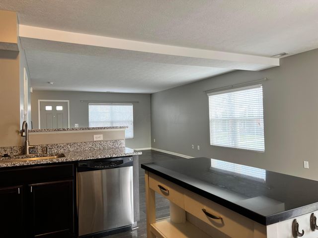 109 Gifford Road, 32, Columbus, OH 43235