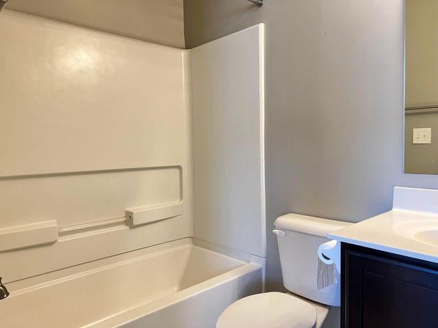 109 Gifford Road, 32, Columbus, OH 43235