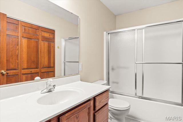 2420 Greenfield Court, Belleville, IL 62221