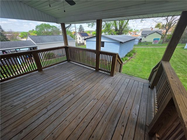 719 Allwine Ave, Jeannette, PA 15644