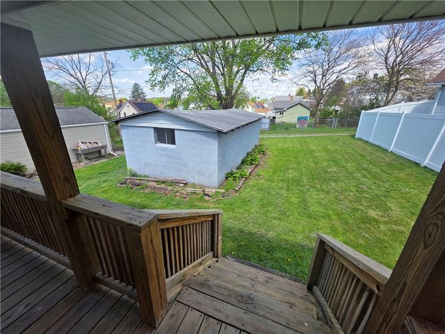 719 Allwine Ave, Jeannette, PA 15644