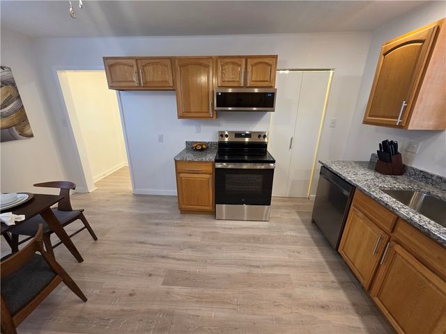 719 Allwine Ave, Jeannette, PA 15644