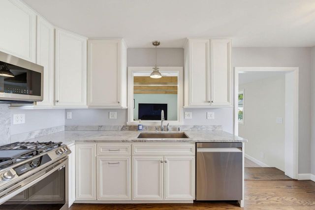 5251 N Santa Monica BOULEVARD, Whitefish Bay, WI 53217