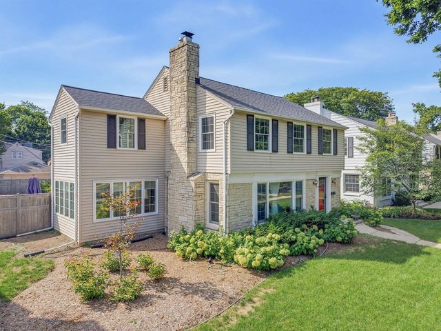 5251 N Santa Monica BOULEVARD, Whitefish Bay, WI 53217