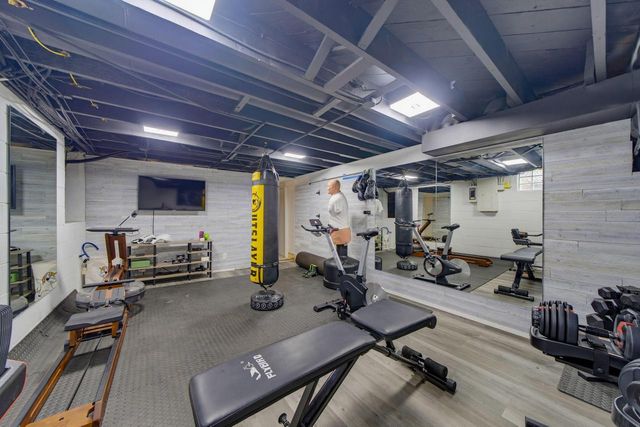 5251 N Santa Monica BOULEVARD, Whitefish Bay, WI 53217