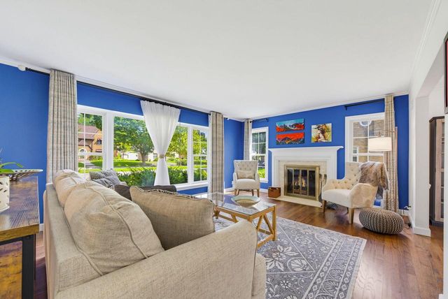 5251 N Santa Monica BOULEVARD, Whitefish Bay, WI 53217