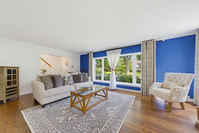 5251 N Santa Monica BOULEVARD, Whitefish Bay, WI 53217