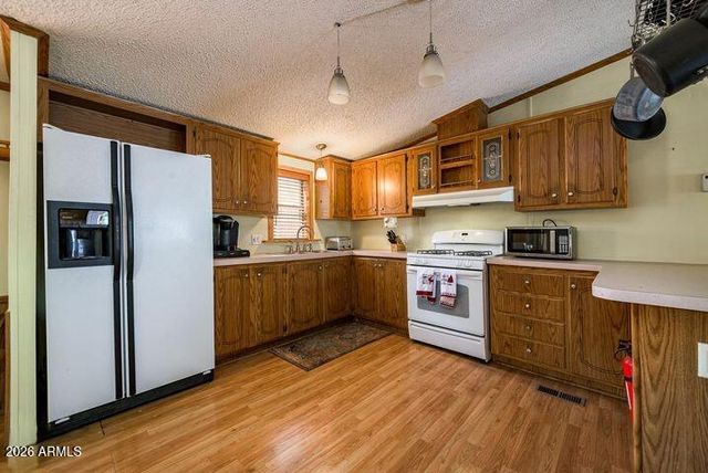 180 E OAK Drive, Munds Park, AZ 86017