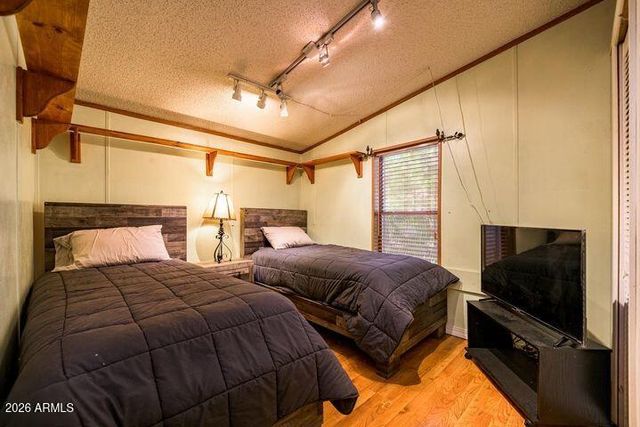 180 E OAK Drive, Munds Park, AZ 86017