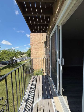 161 W Elk Trail 262, Carol Stream, IL 60188