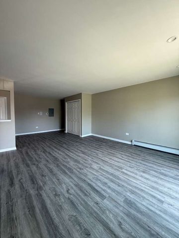 161 W Elk Trail 262, Carol Stream, IL 60188
