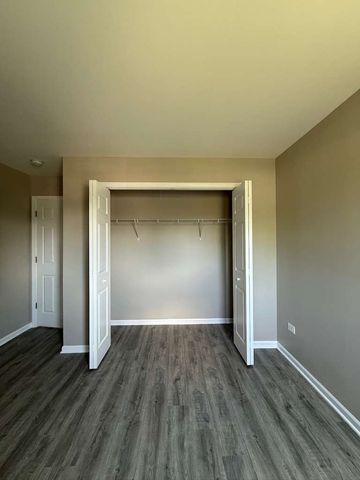 161 W Elk Trail 262, Carol Stream, IL 60188