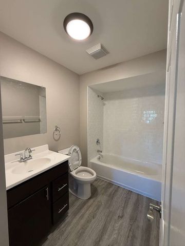 161 W Elk Trail 262, Carol Stream, IL 60188