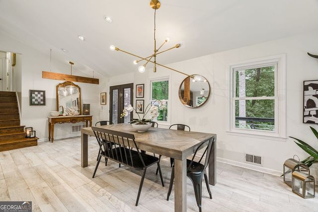118 Glenell Drive, Woodstock, GA 30189