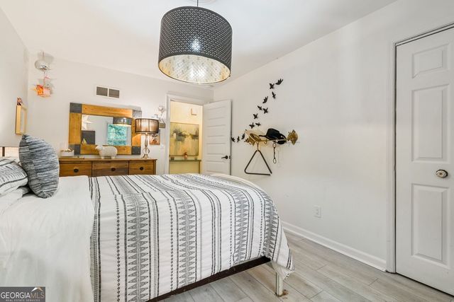 118 Glenell Drive, Woodstock, GA 30189