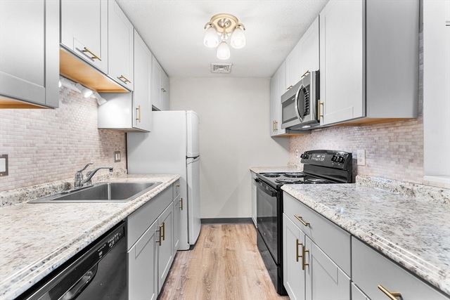 15 Bower Rd B2, Quincy, MA 02169
