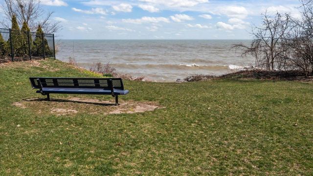 8610 Lakeshore DRIVE, Pleasant Prairie, WI 53158