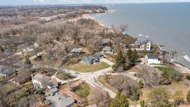 8610 Lakeshore DRIVE, Pleasant Prairie, WI 53158