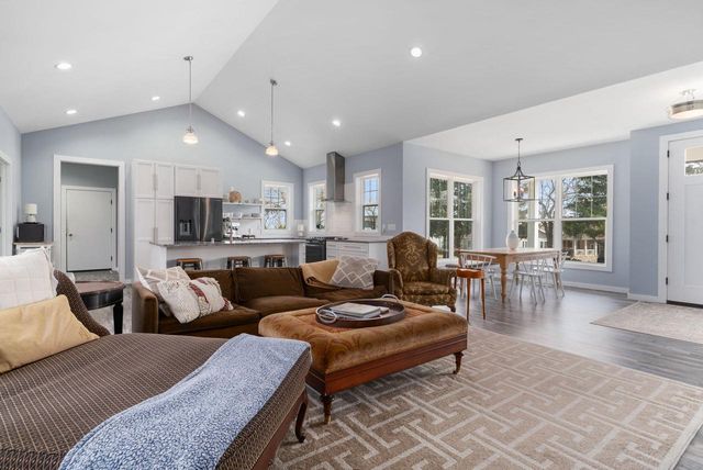 8610 Lakeshore DRIVE, Pleasant Prairie, WI 53158