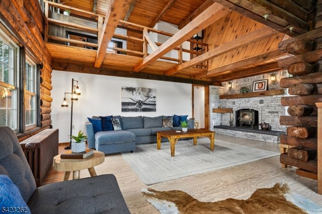 71 Hainesburg River Rd, Knowlton Twp., NJ 07832