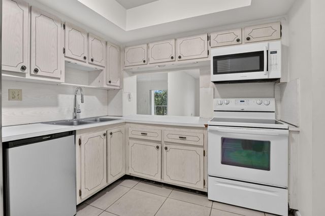 9826 Marina Boulevard 1029, Boca Raton, FL 33428
