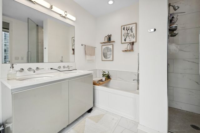600 N FAIRBANKS Court 2902, Chicago, IL 60611