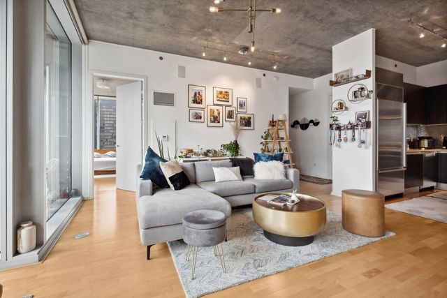 600 N FAIRBANKS Court 2902, Chicago, IL 60611