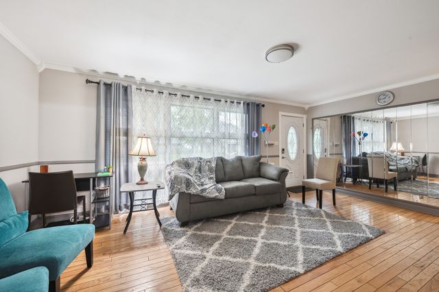 412 N Ridgeland Avenue, Elmhurst, IL 60126