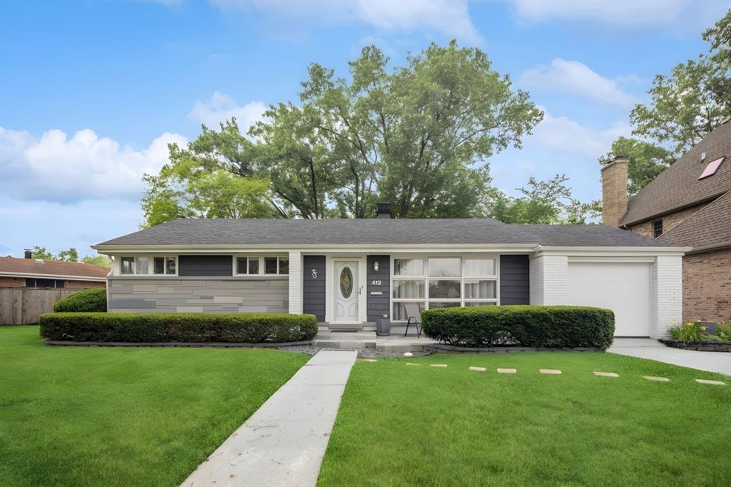 412 N Ridgeland Avenue, Elmhurst, IL 60126