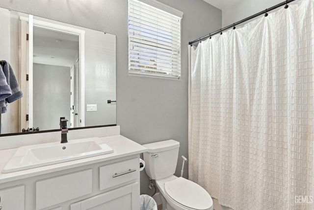 6001 Cardano Avenue, Bakersfield, CA 93313