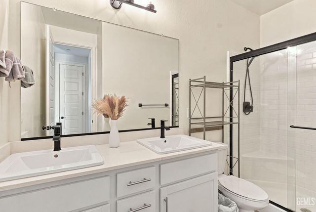 6001 Cardano Avenue, Bakersfield, CA 93313