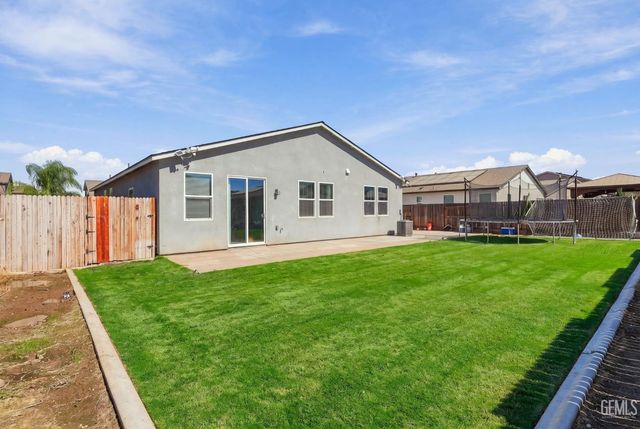 6001 Cardano Avenue, Bakersfield, CA 93313