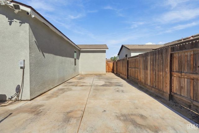 6001 Cardano Avenue, Bakersfield, CA 93313