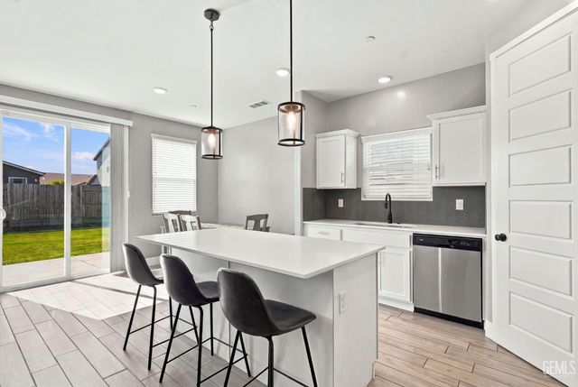 6001 Cardano Avenue, Bakersfield, CA 93313