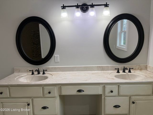 444 Wire Ln, Bardstown, KY 40004