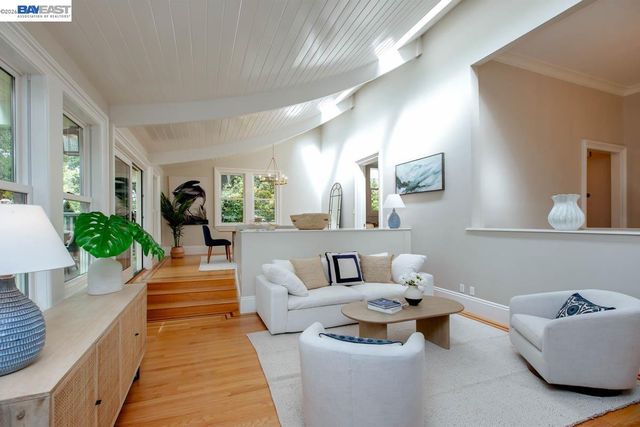 1003 Morton St, Alameda, CA 94501