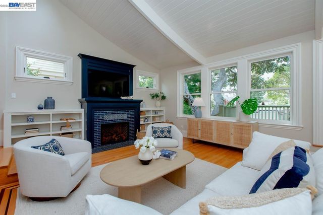 1003 Morton St, Alameda, CA 94501