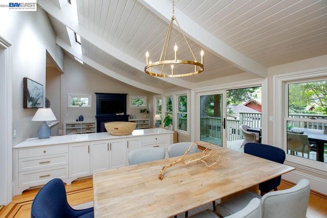 1003 Morton St, Alameda, CA 94501